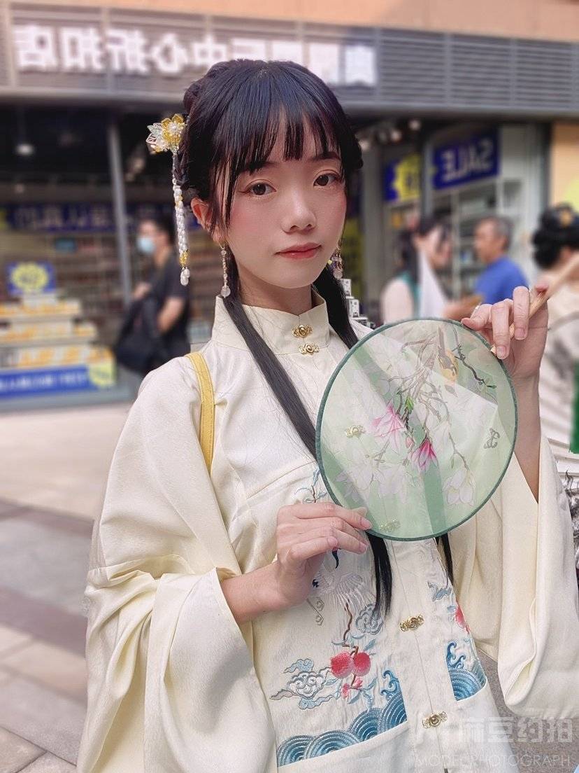 汉服模特