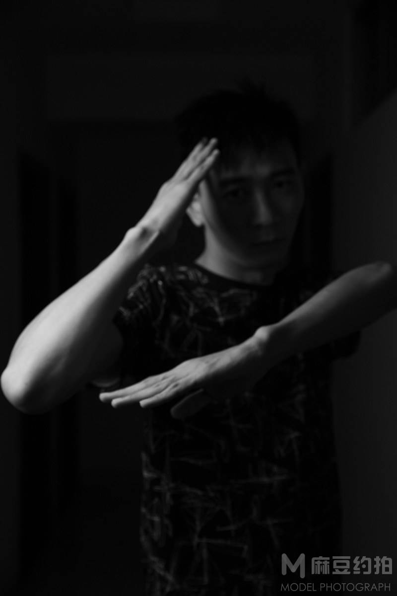 黑白模特