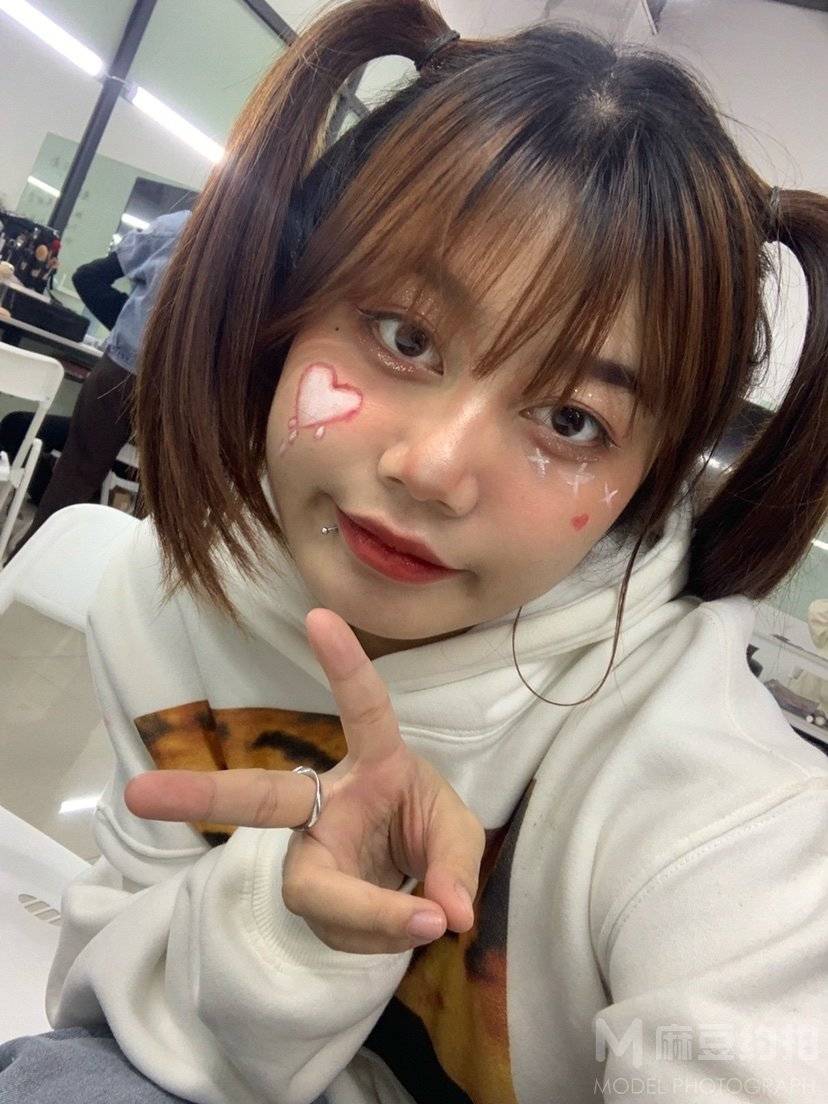 妆容模特