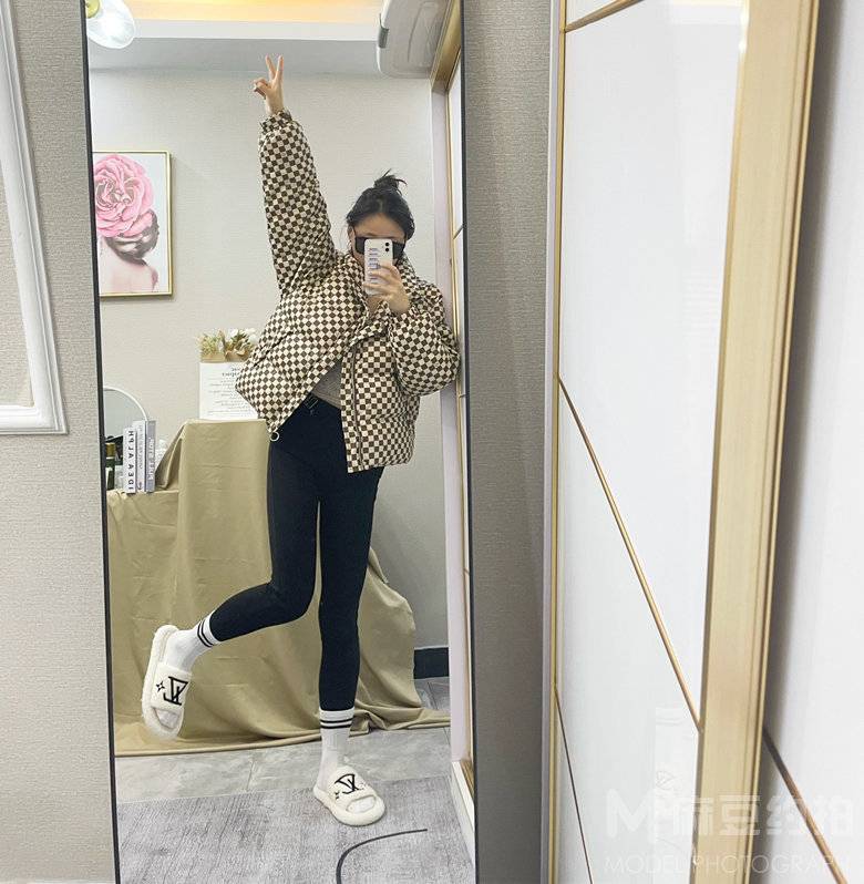 黑白模特
