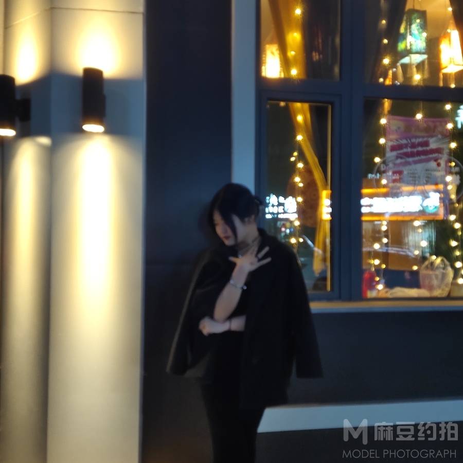 情绪模特