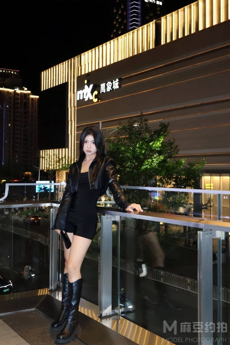 夜景模特