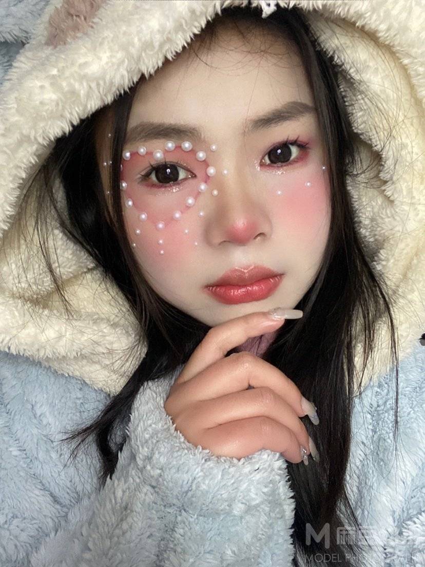 妆容模特