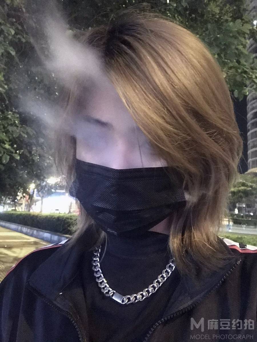 黑白模特