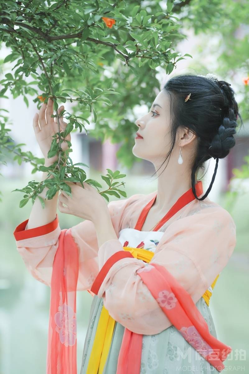汉服模特