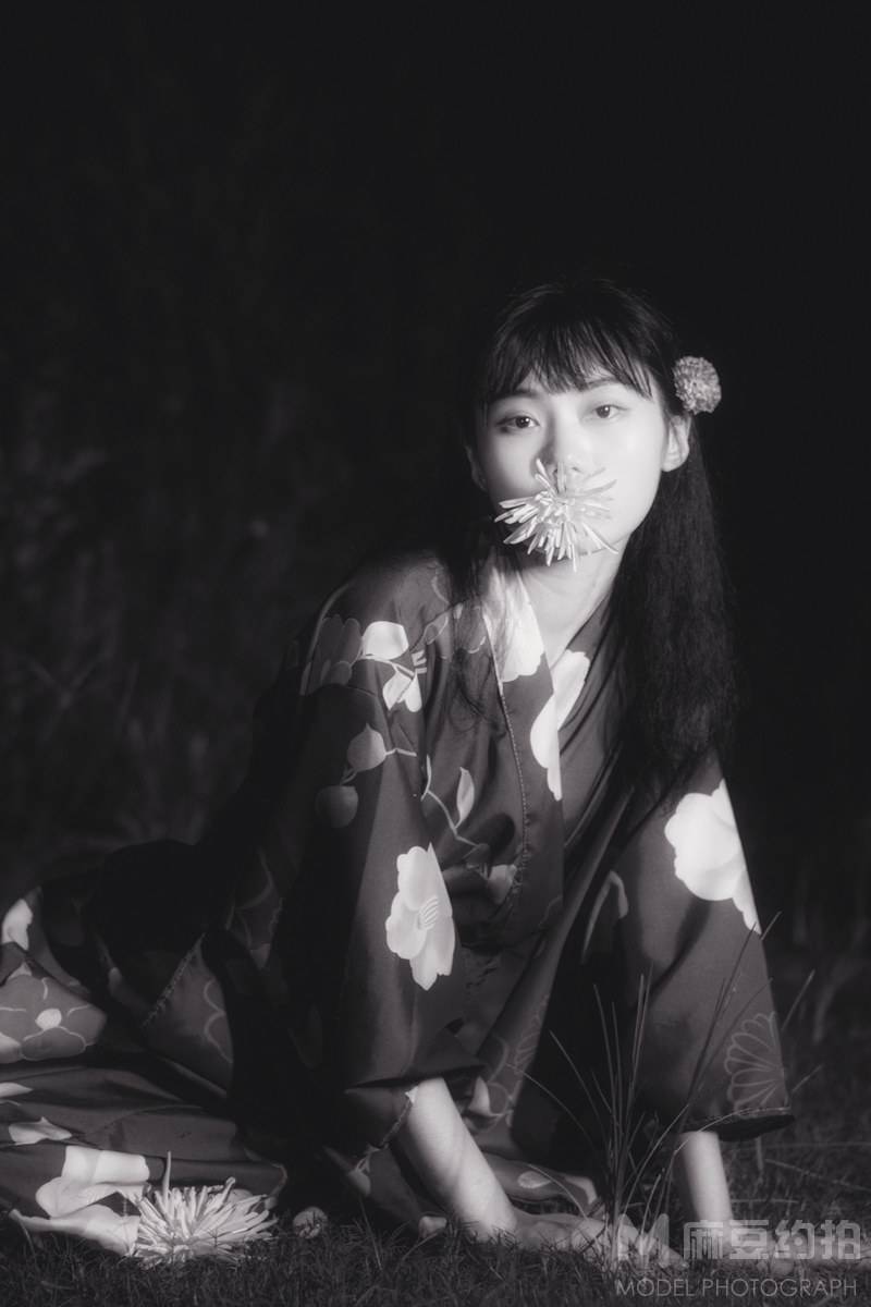 黑白模特