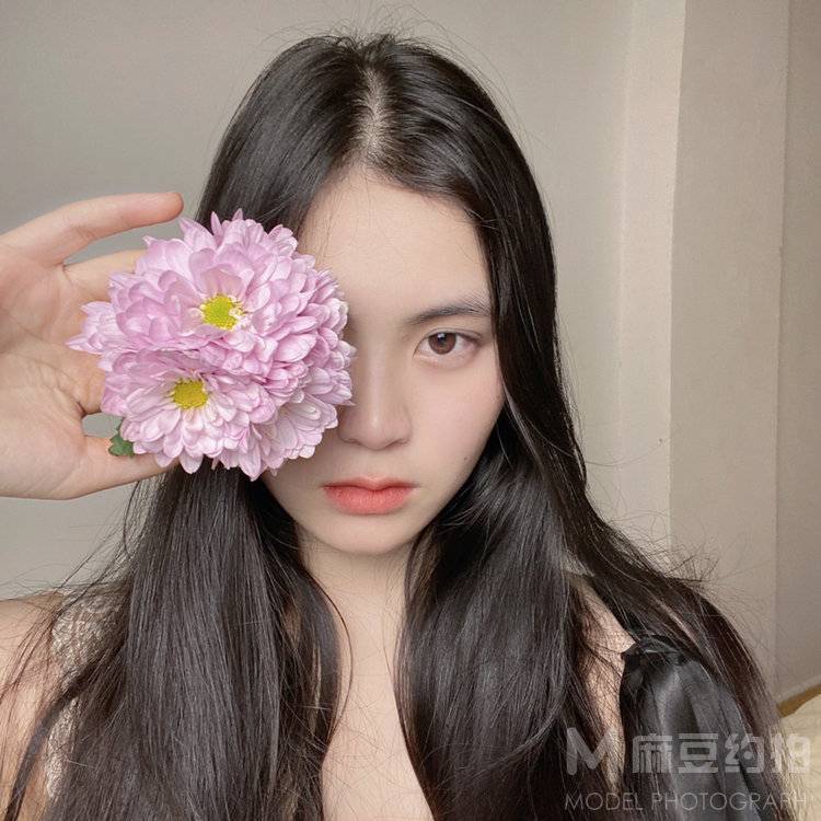 黑白模特