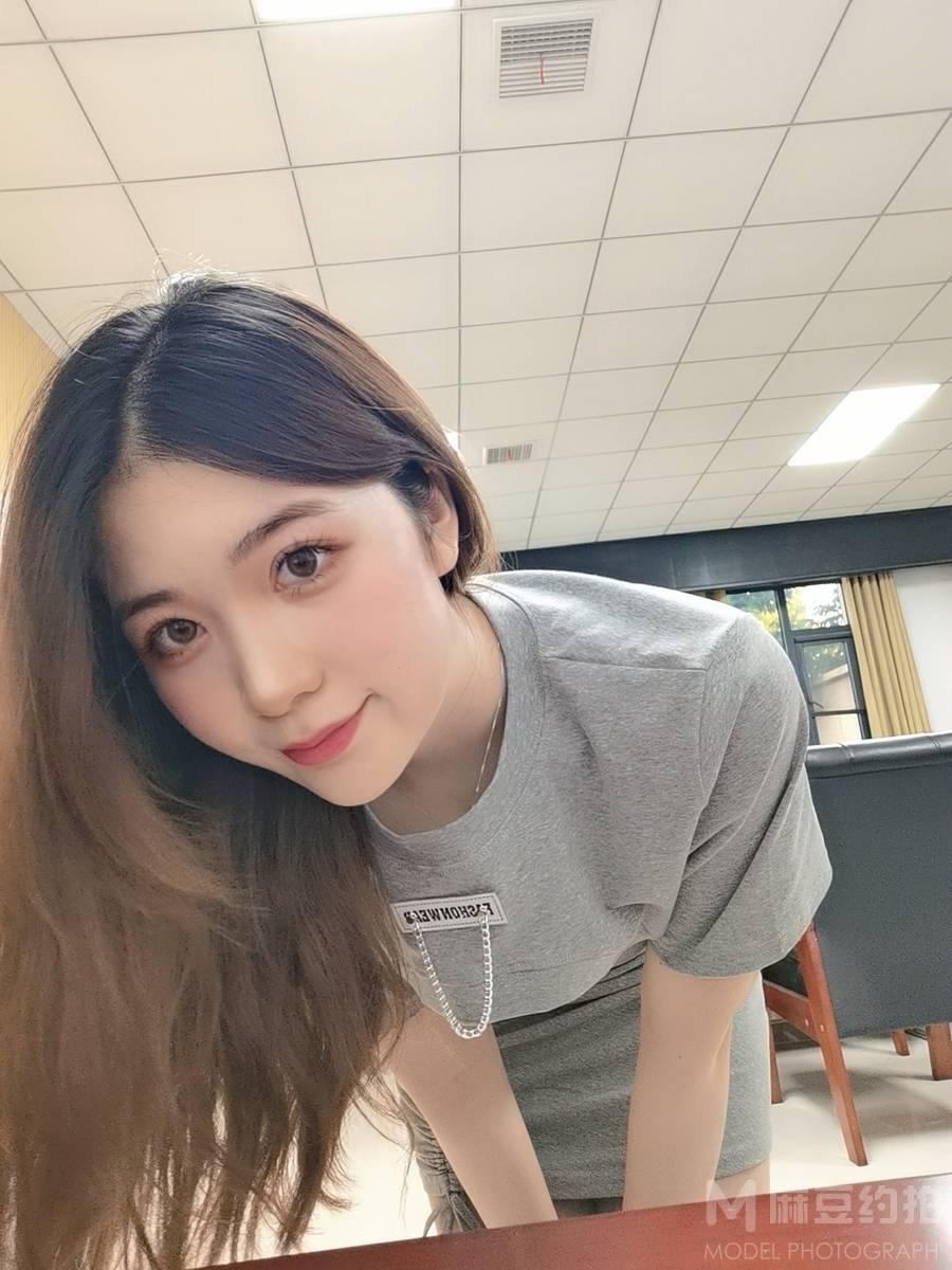 纪实模特