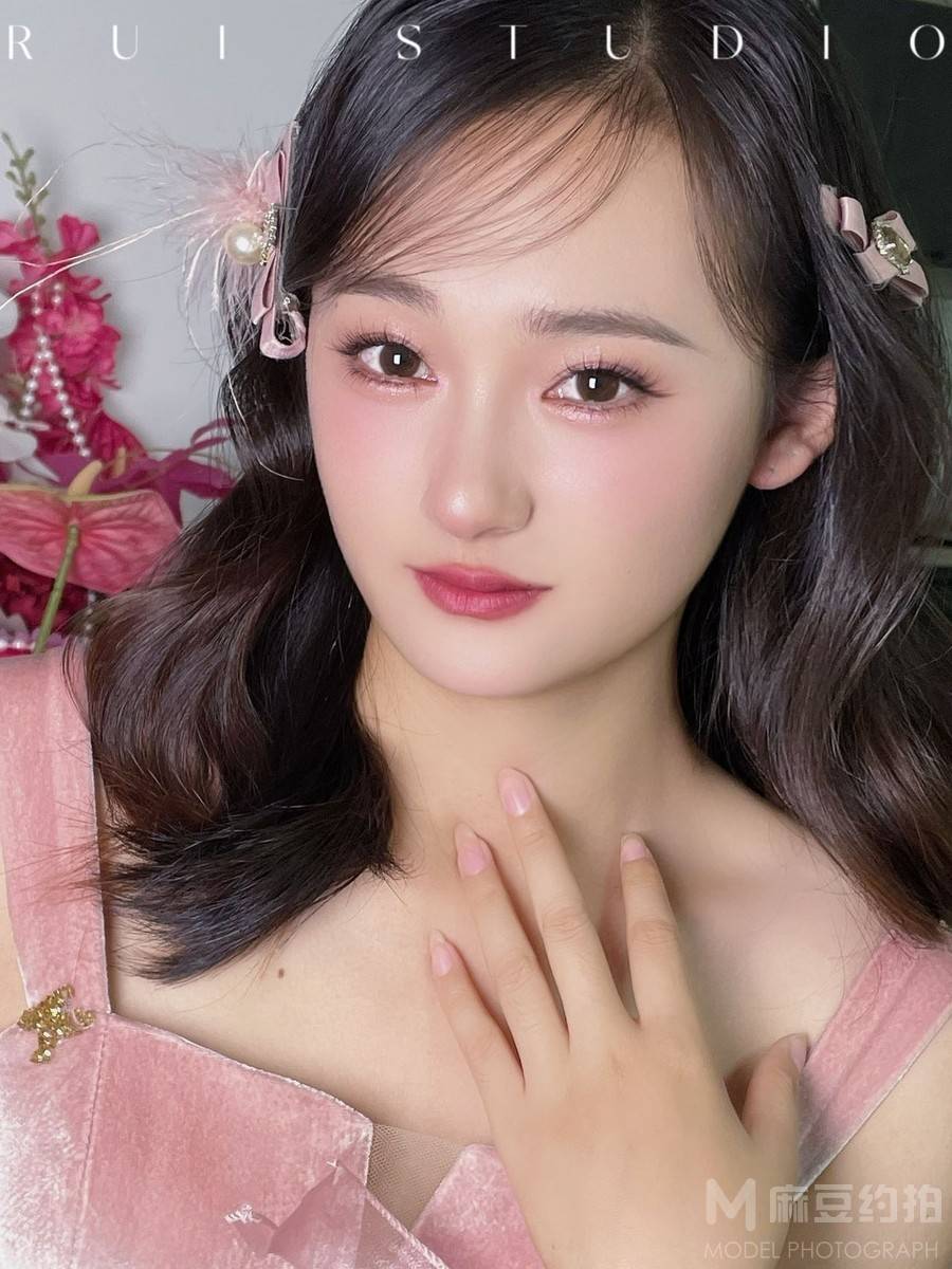 妆容模特