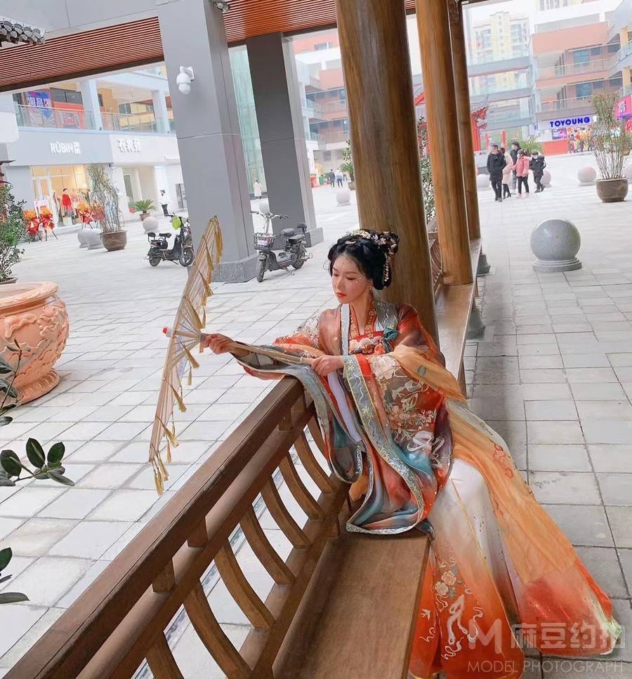 汉服模特