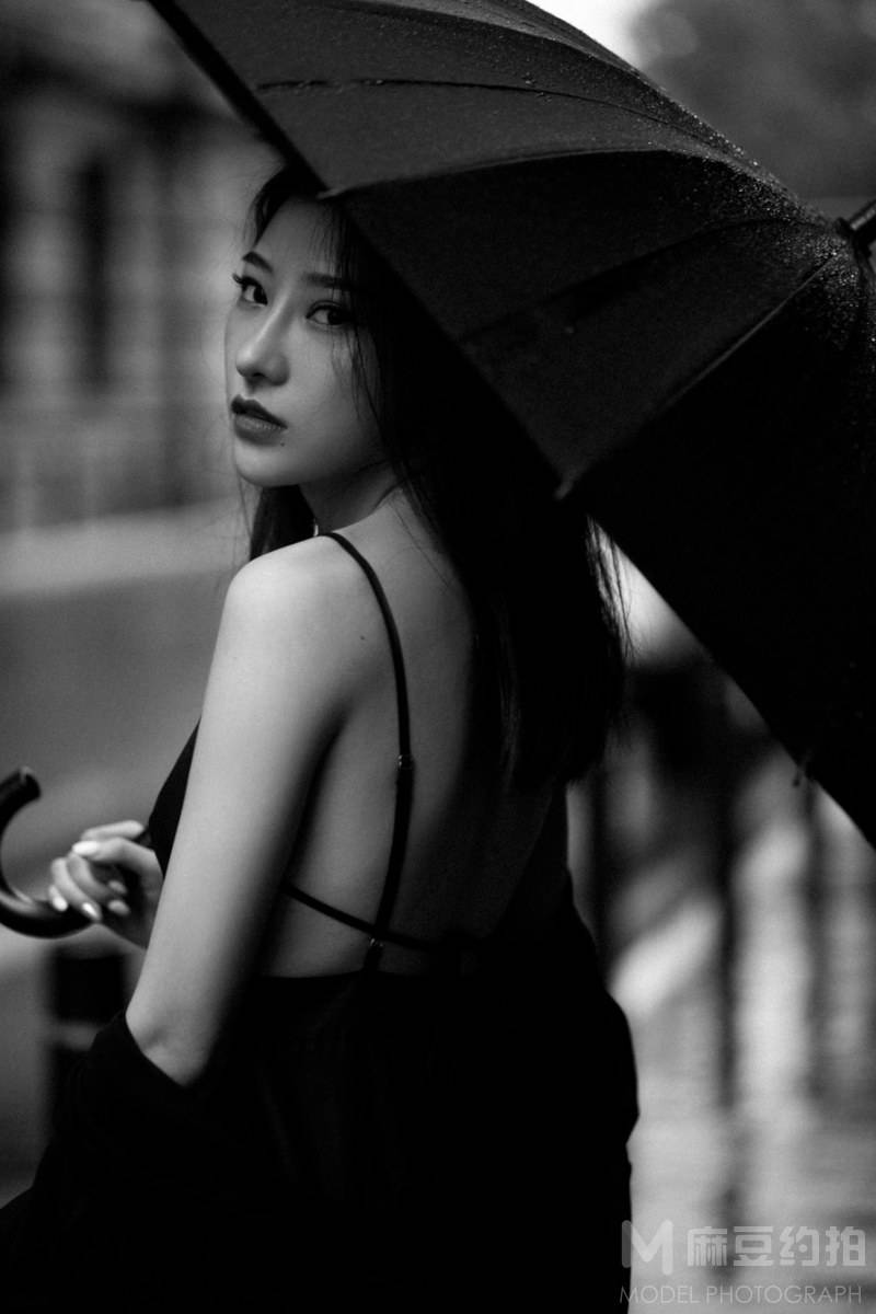黑白模特