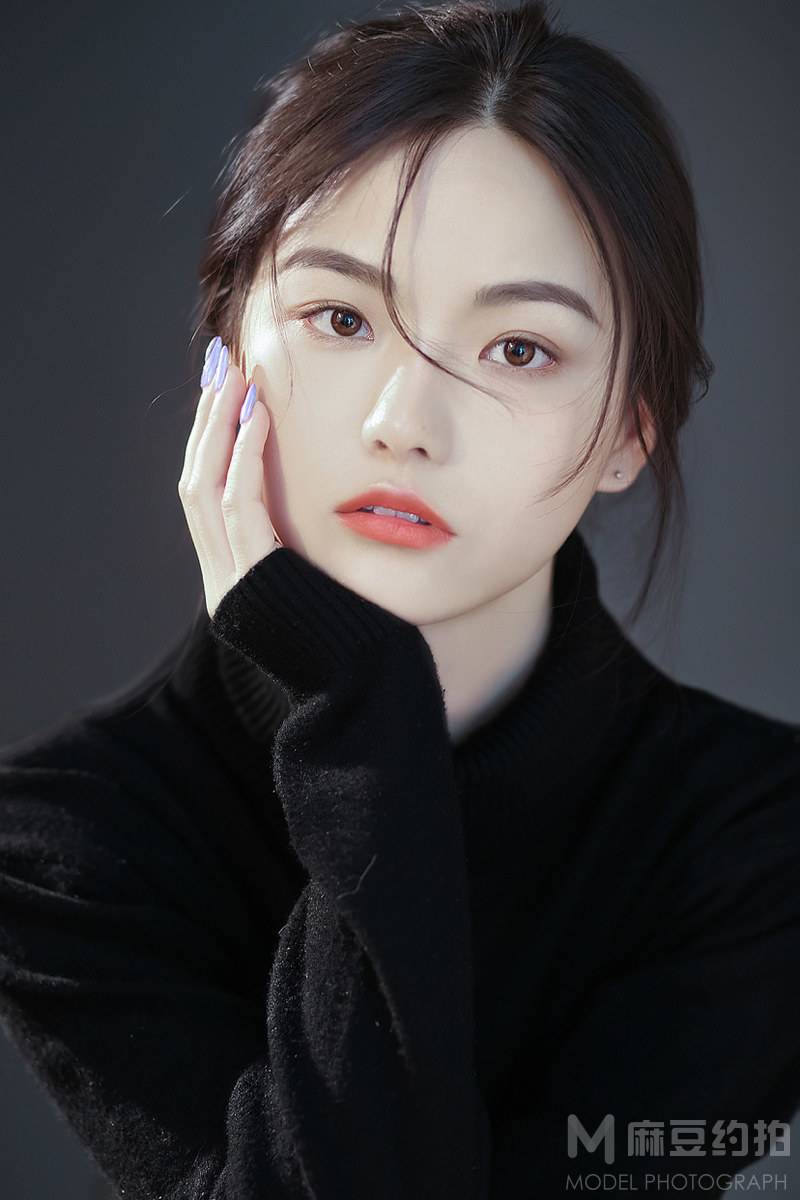 黑白模特