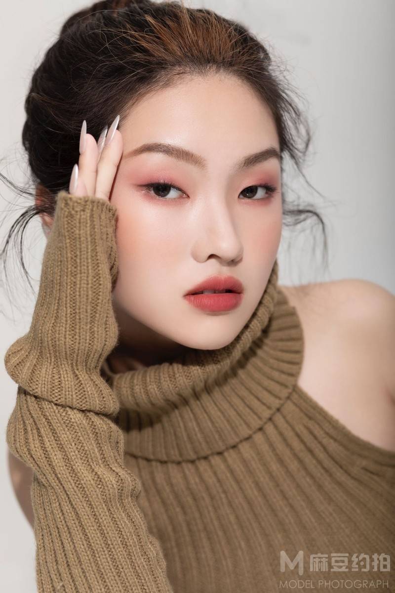 黑白模特