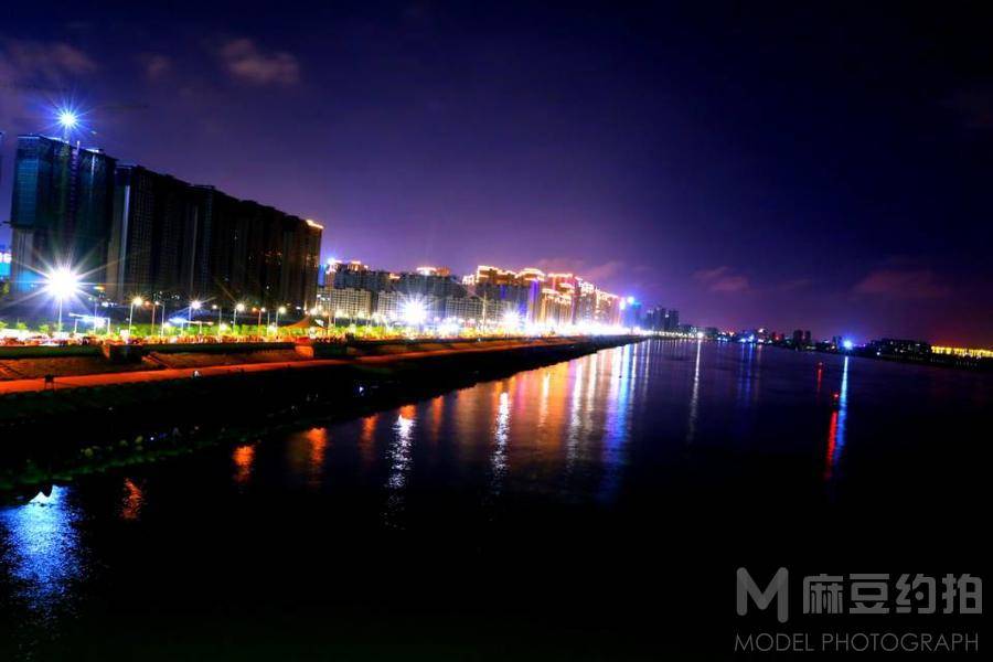 夜景模特