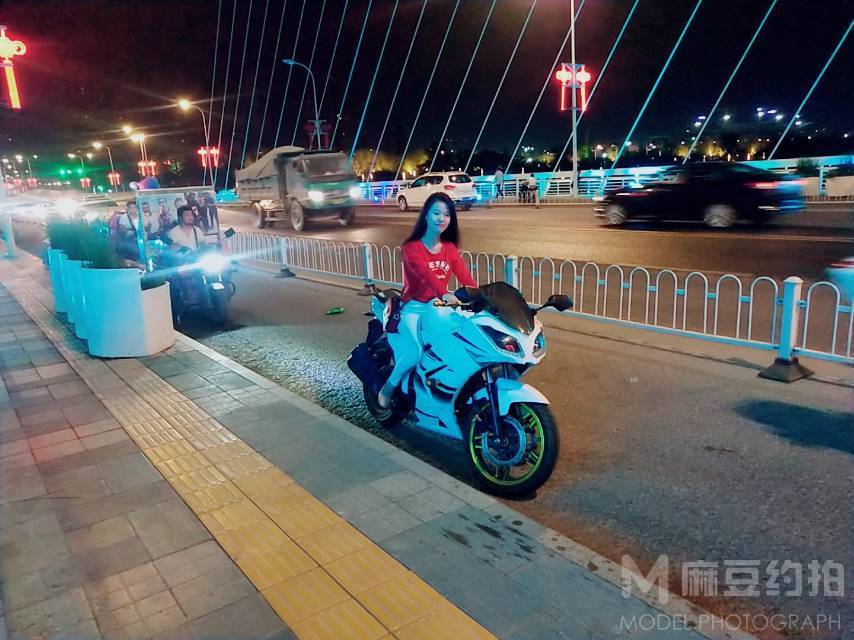 夜景模特