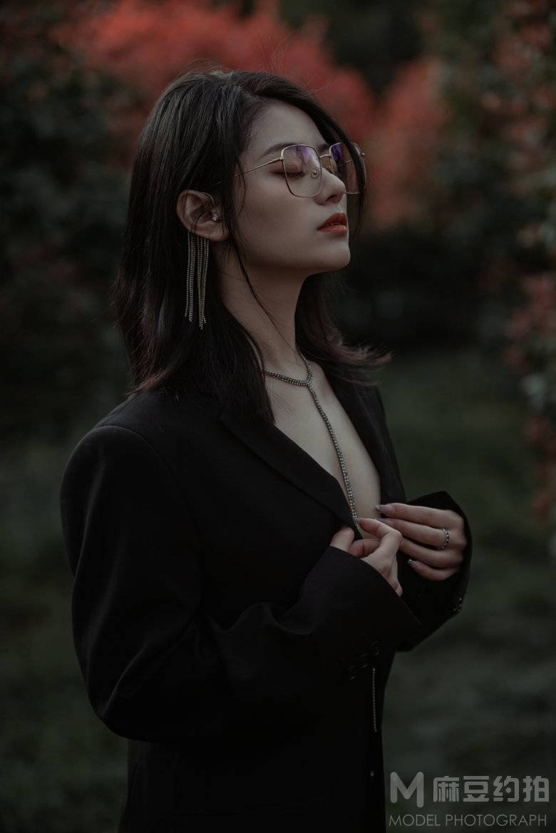 情绪模特