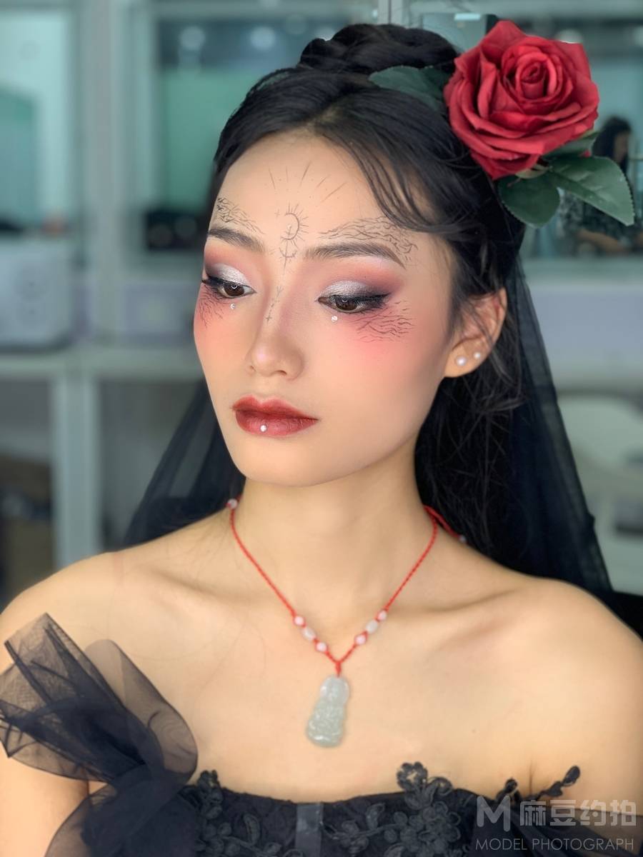 暗黑模特