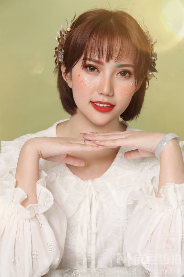 情绪模特