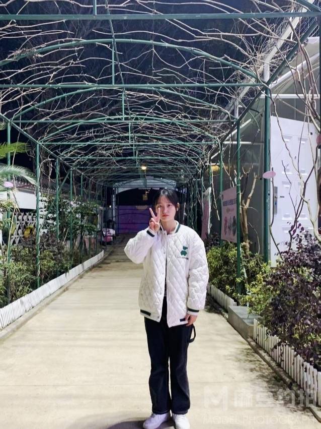 黑白模特