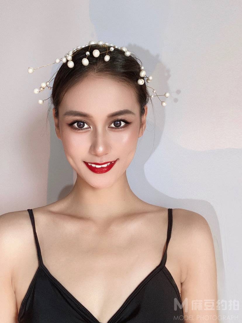 妆容模特