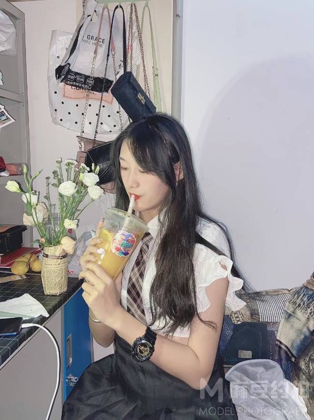 妆容模特