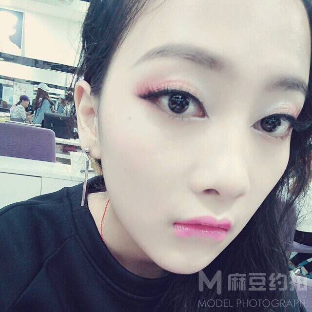 妆容模特