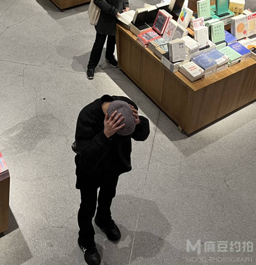 黑白模特