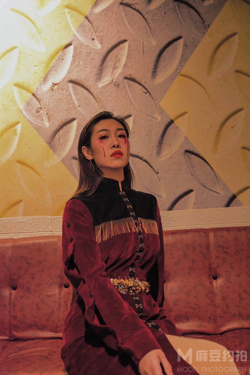 情绪模特