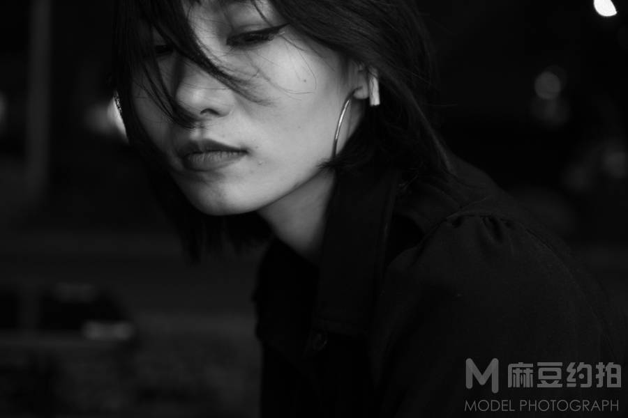 黑白模特