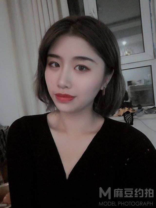 黑白模特