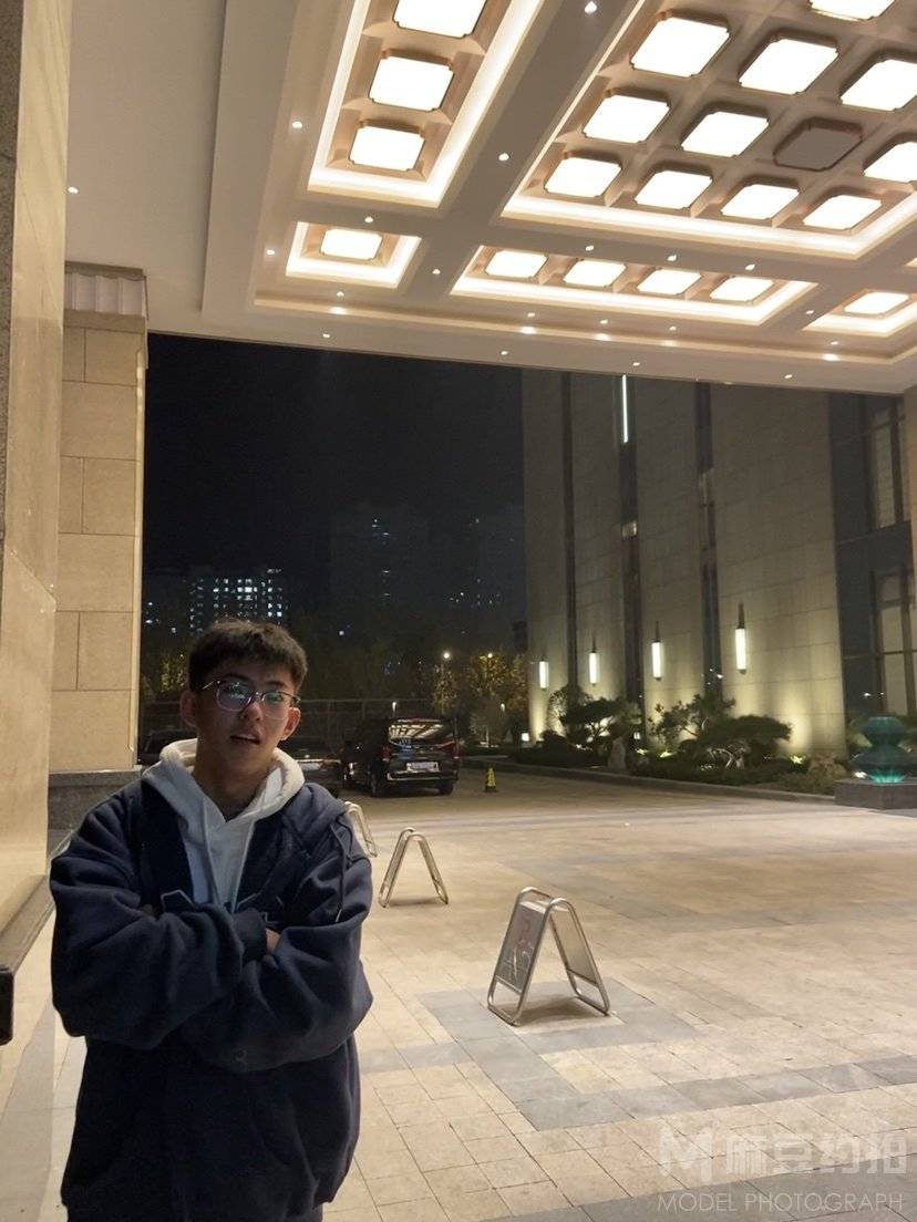 黑白模特