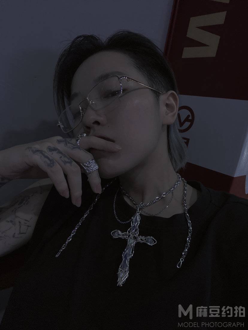 暗黑模特