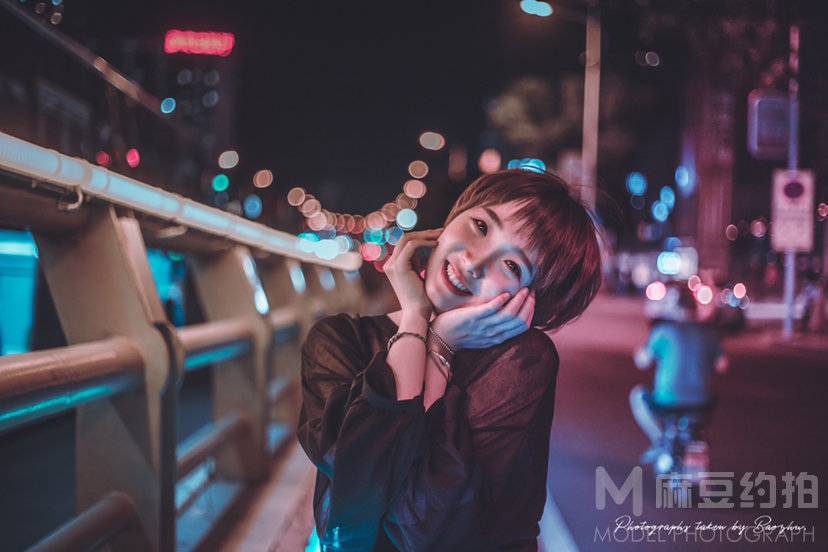 情绪模特