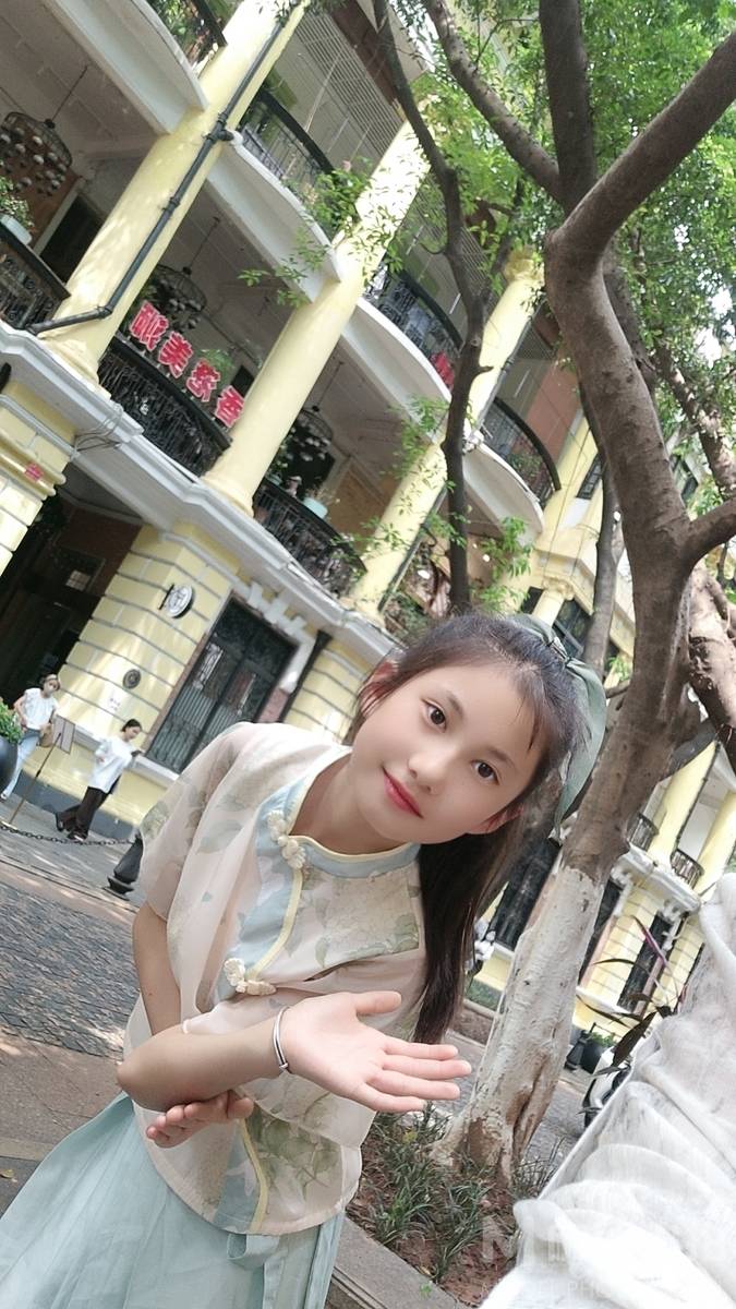 汉服模特