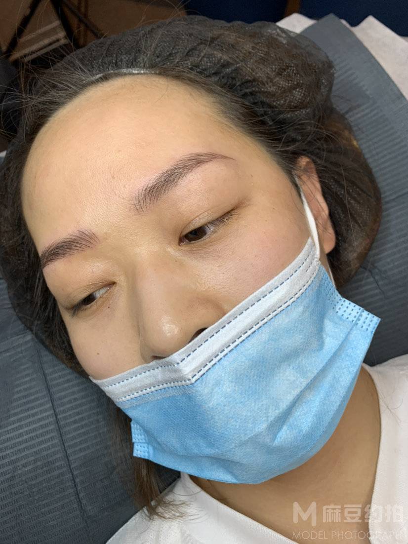 妆容模特