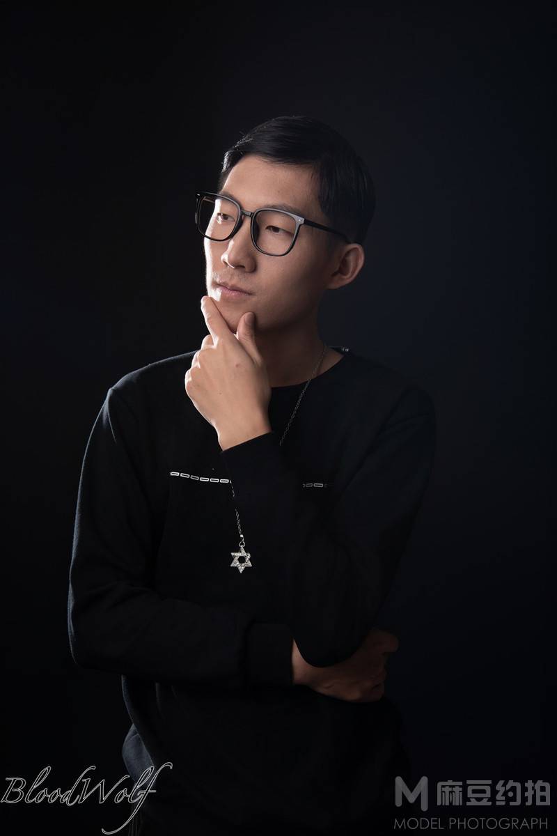 黑白模特