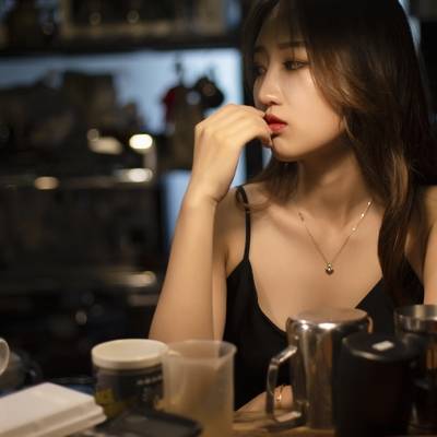 情绪模特