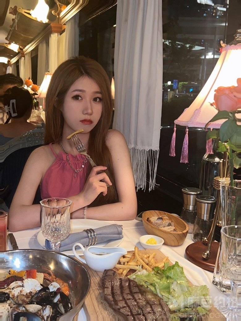 胶片模特