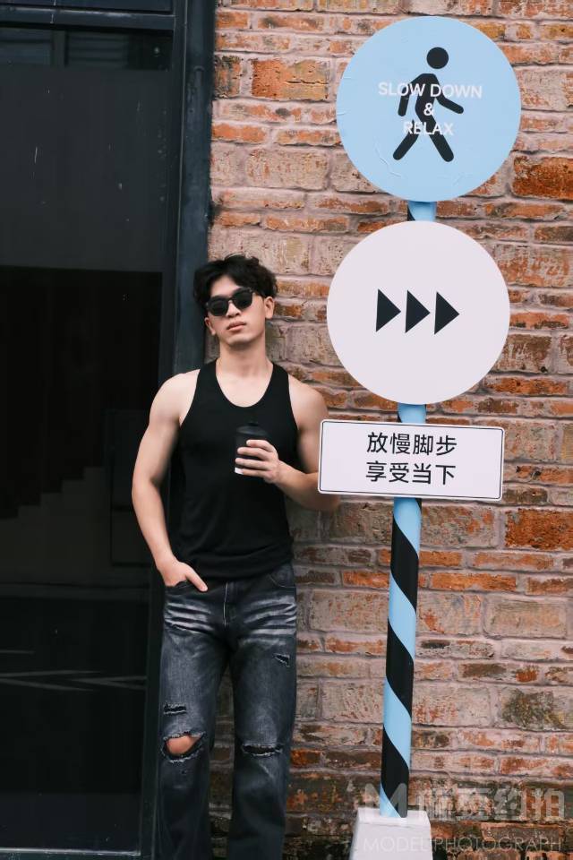 情绪模特