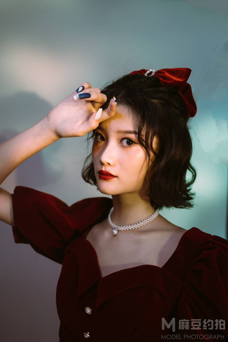 情绪模特