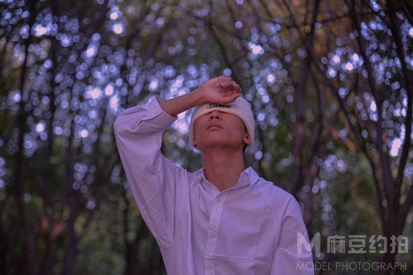 情绪模特