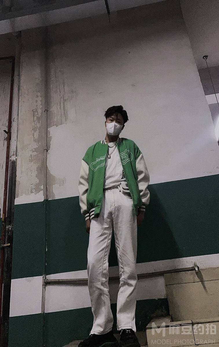 黑白模特