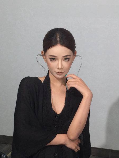 妆容模特