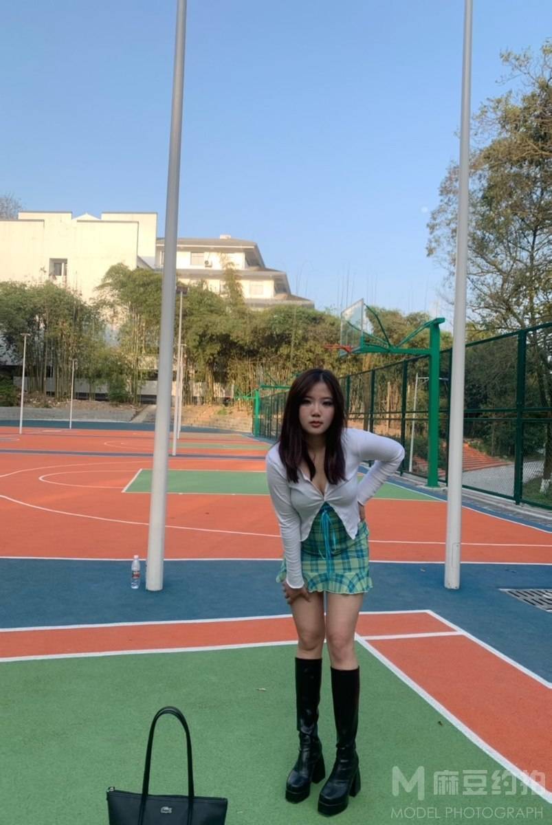 校园模特