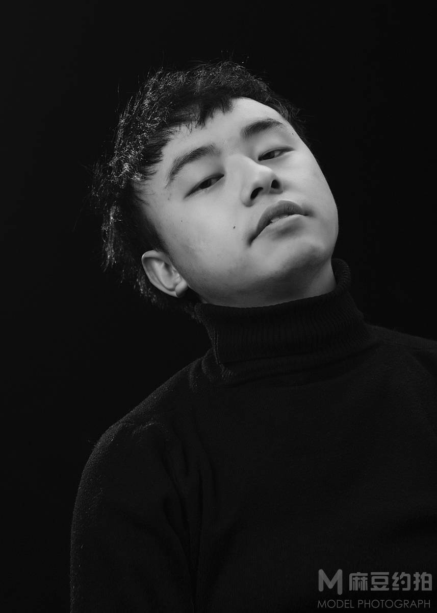 黑白模特
