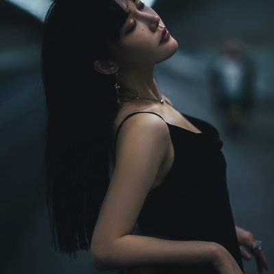 情绪模特