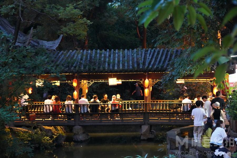 夜景模特