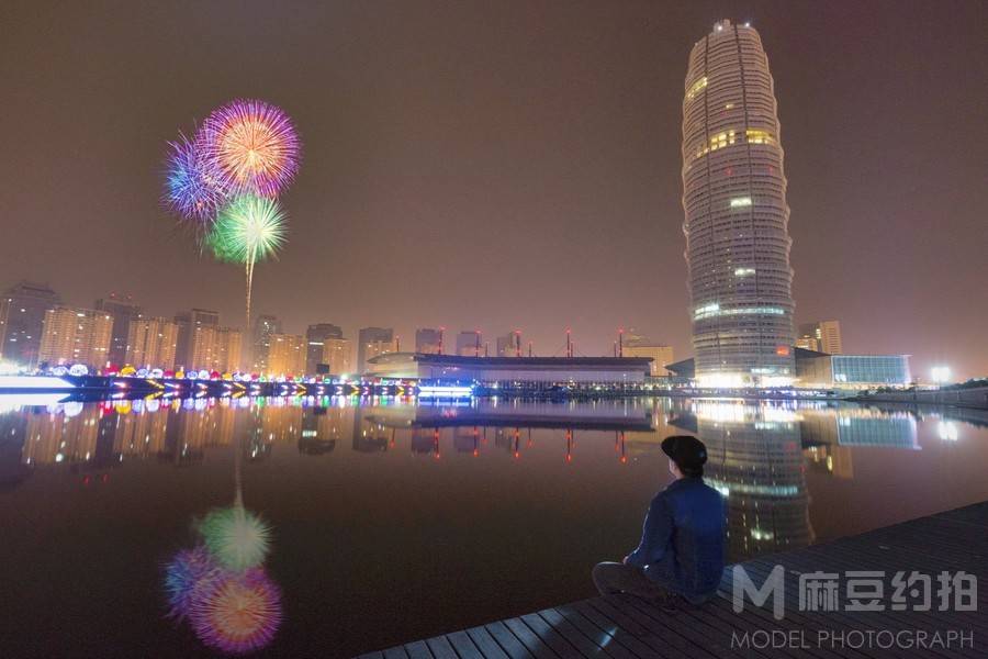 夜景模特