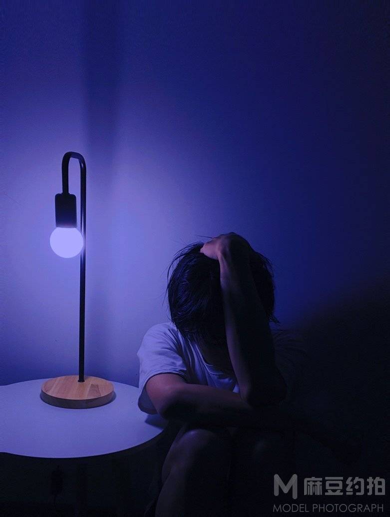 情绪模特