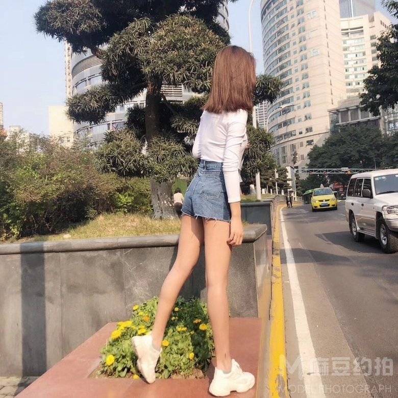 黑白模特